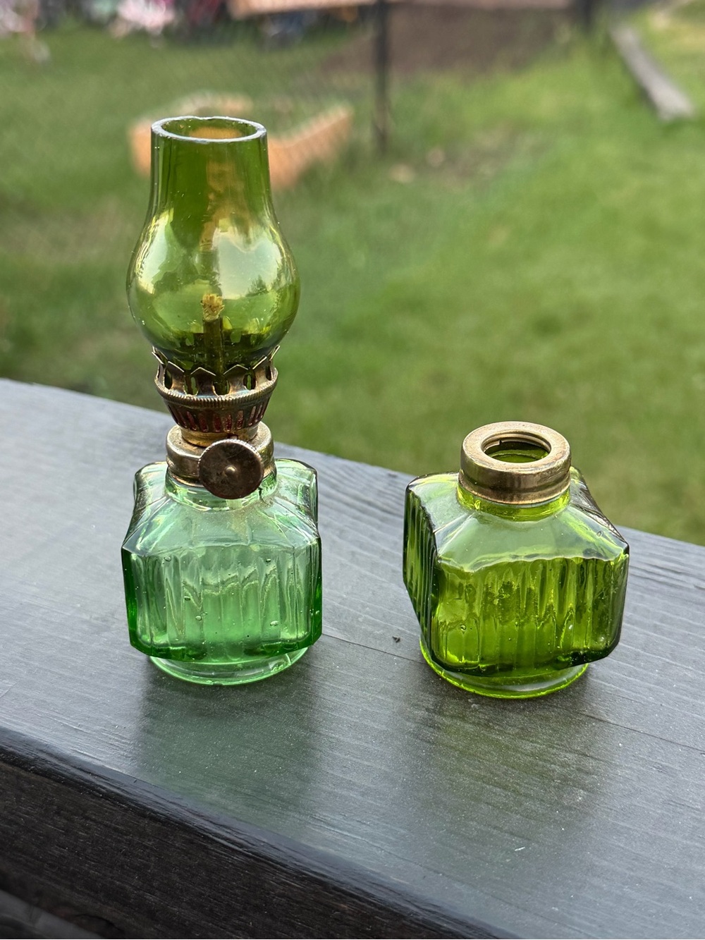 Vintage Emerald Green Glass Mini Oil Lamp - Picture 4 of 10